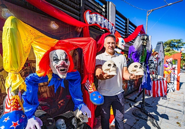 Payasos espeluznantes y esqueletos trapecistas: la casa más terrorífica de Halloween está en Ogíjares